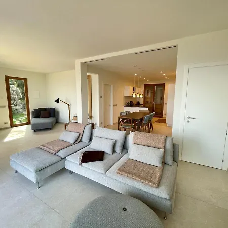 Villa Cokkinis With Garden Overlooking The Sea