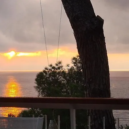 Cokkinis With Garden Overlooking The Sea Villa