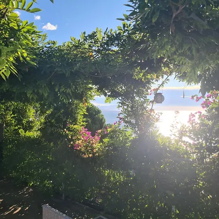 Cokkinis Fronte Mare Con Ampio Giardino Villa *