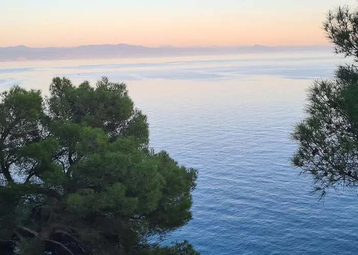 Villa Cokkinis Fronte Mare Con Ampio Giardino *