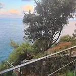 Cokkinis Fronte Mare Con Ampio Giardino Villa Varazze