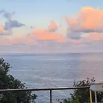 Cokkinis Fronte Mare Con Ampio Giardino * Varazze