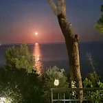 Villa Cokkinis Fronte Mare Con Ampio Giardino