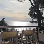 Cokkinis Fronte Mare Con Ampio Giardino Villa Varazze