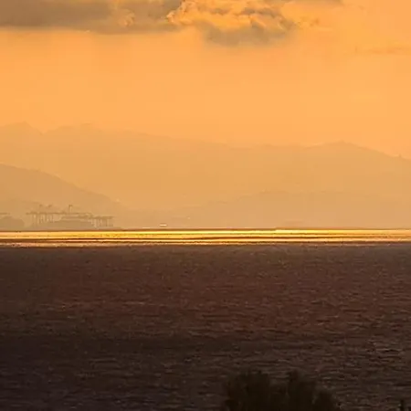 Cokkinis With Garden Overlooking The Sea * ואראצה