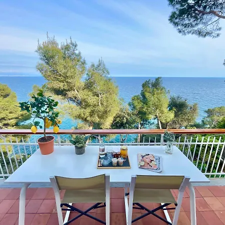 Villa Cokkinis Villa: Seaside Retreat With Ev Charging