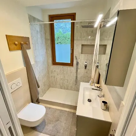 Cokkinis ואראצה