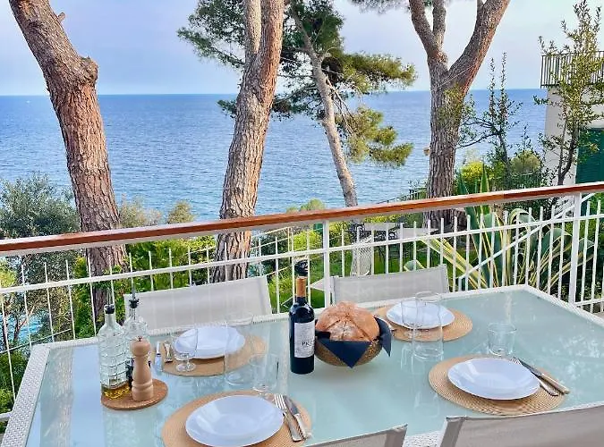 Villa Cokkinis *